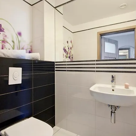 Elite Waterlane Swimming Pool&aspa *